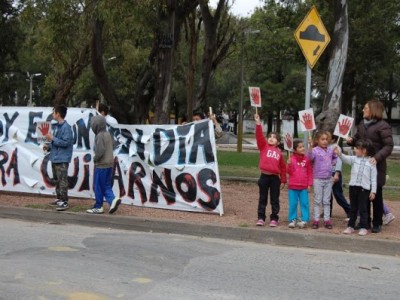 Niños reclamaron por seguridad vial en 20 de Febrero y ... Imagen 1